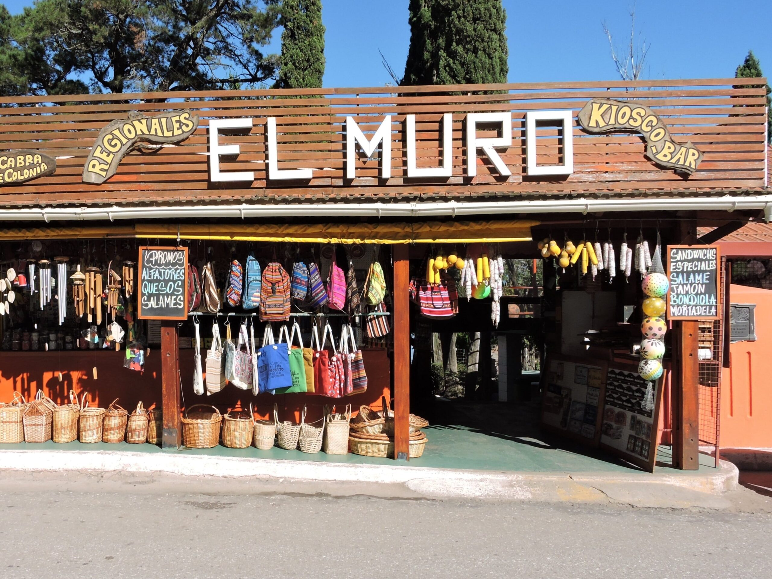 Centro de Comercio Embalse