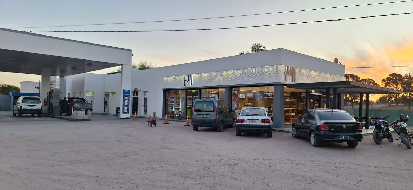Centro de Comercio Embalse