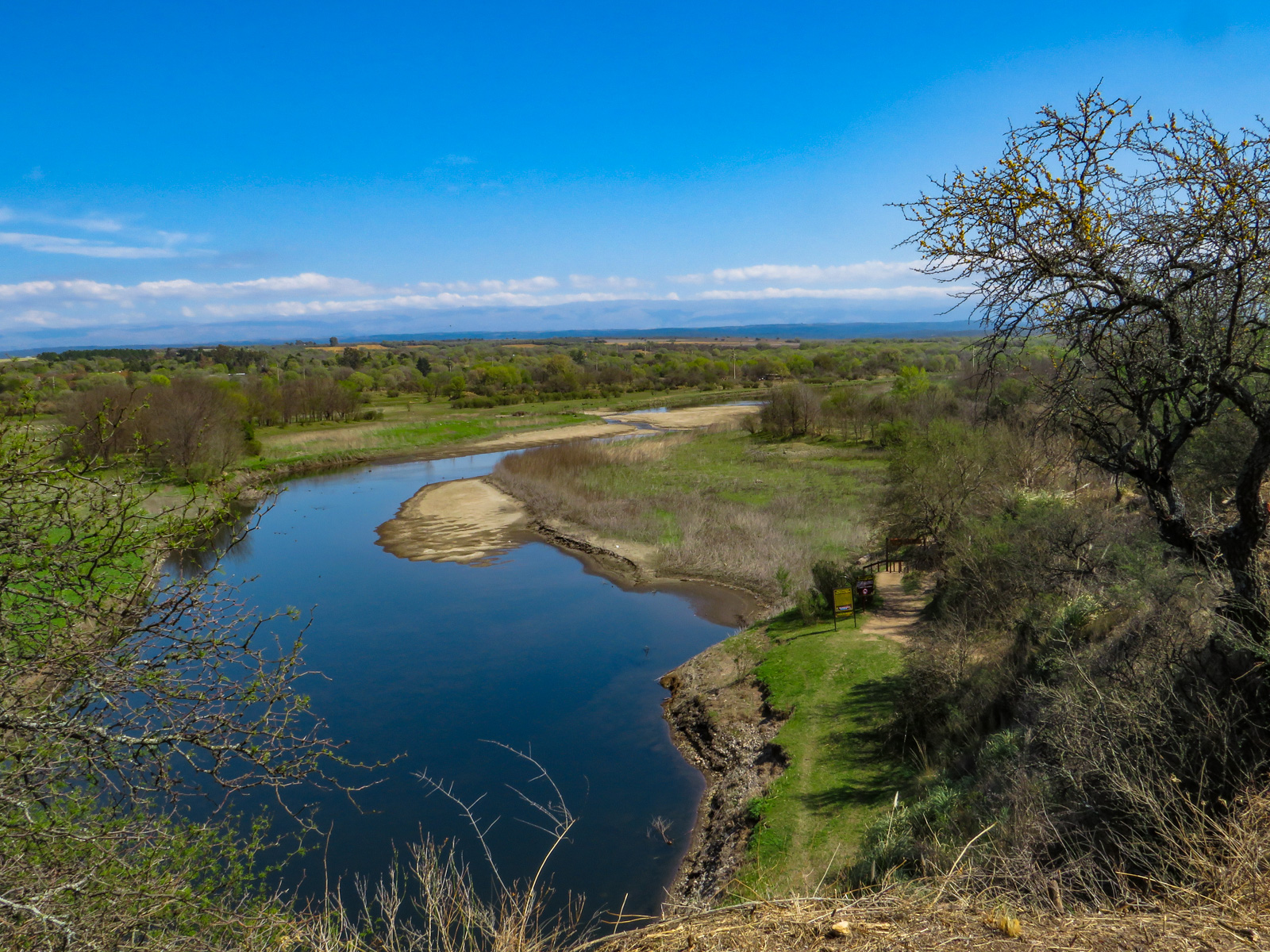 San Ignacio: Historia Viva y Costas del Lago en el Corazón de Calamuchita san Ignacio
